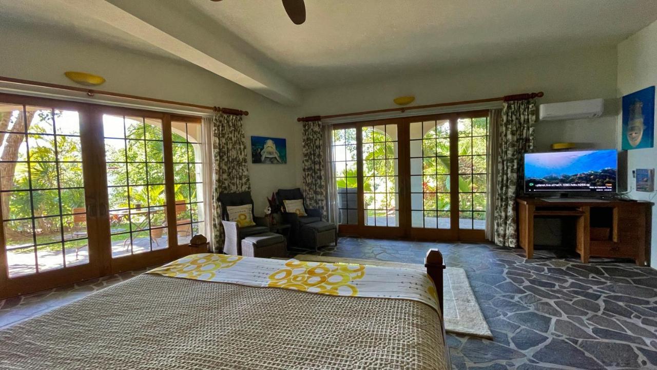 Отель Tropical Hideaway Port Elizabeth Экстерьер фото
