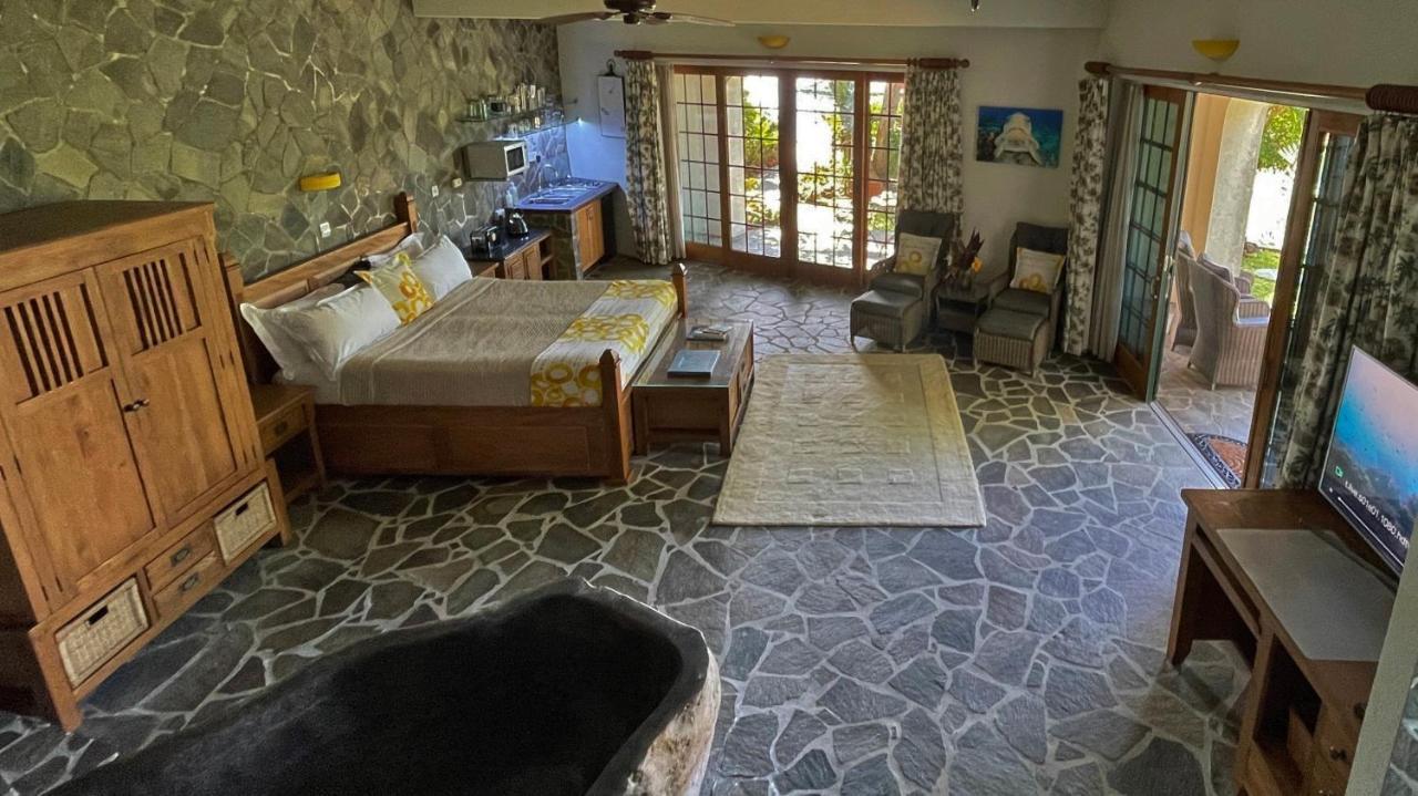 Отель Tropical Hideaway Port Elizabeth Экстерьер фото